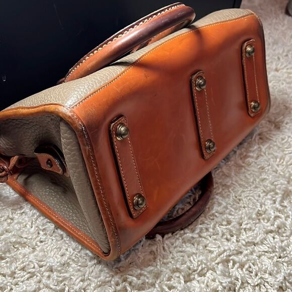 Vintage Biscotti Shortbread Dooney and Bourke AWL Shoulder bag - Picture 9 of 13